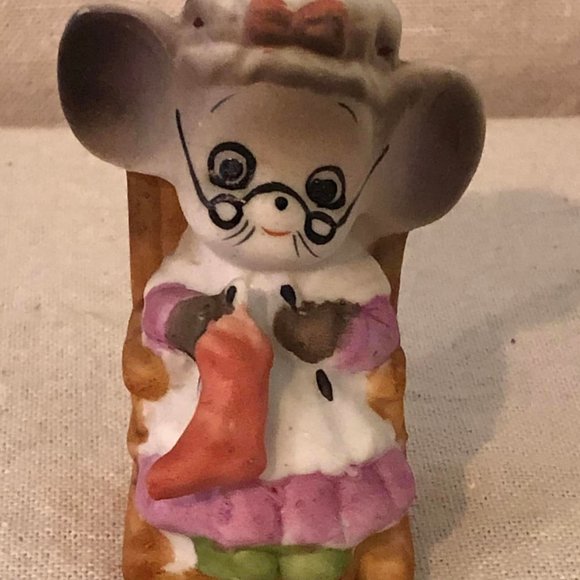 Vintage Ceramic Grandma & Grandpa Mouse Figurines - Picture 6 of 10